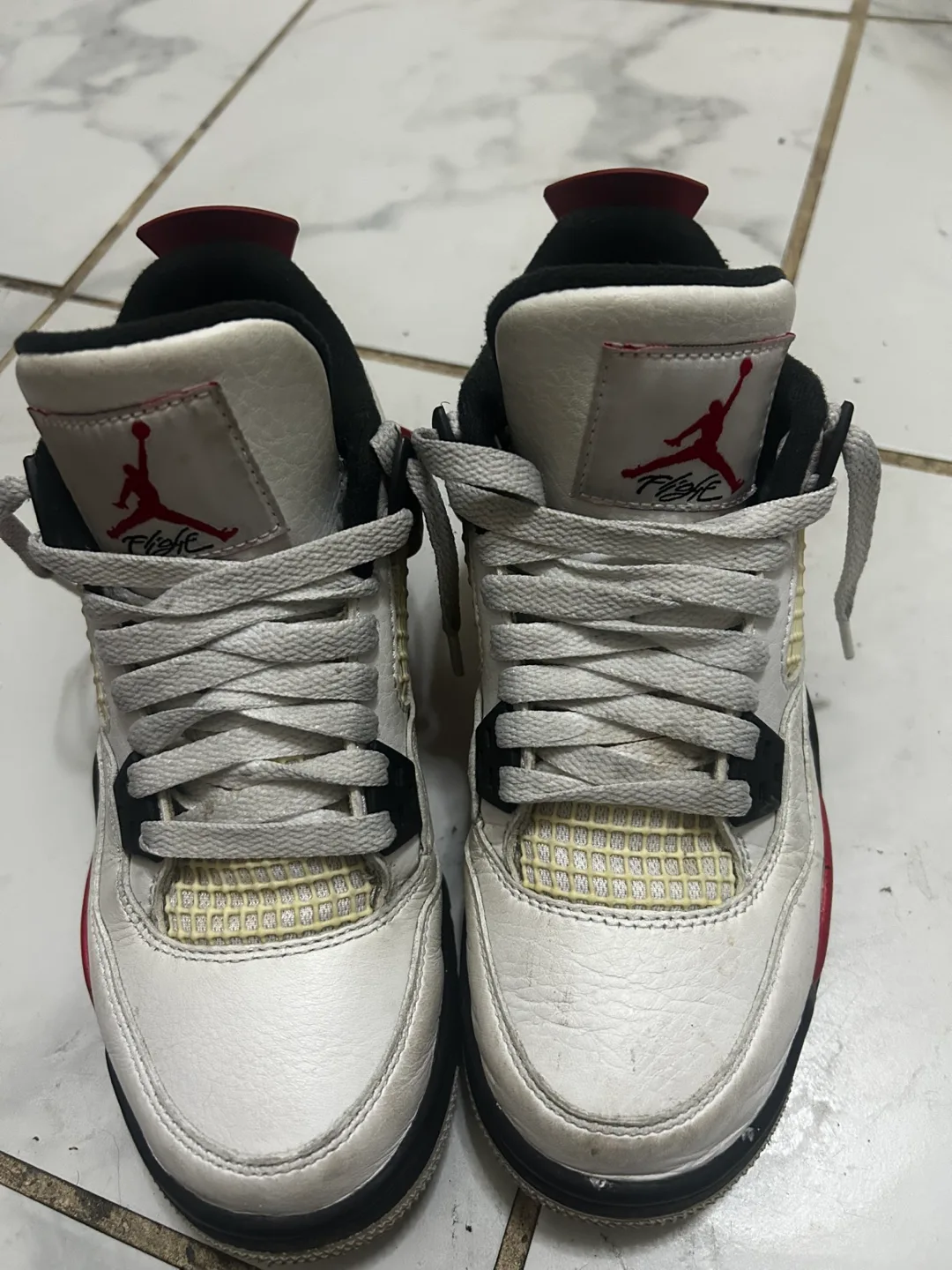Air Jordan 4 Retro Fire Red (3.5Y) image indicator(3)