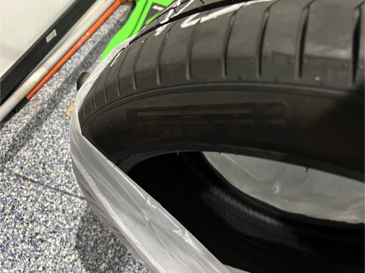 Pirelli P Zero 255/40R19 96Y Tire - photo 3