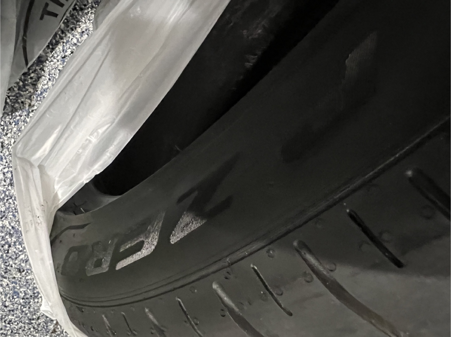 Pirelli P Zero 255/40R19 96Y Tire - photo 4