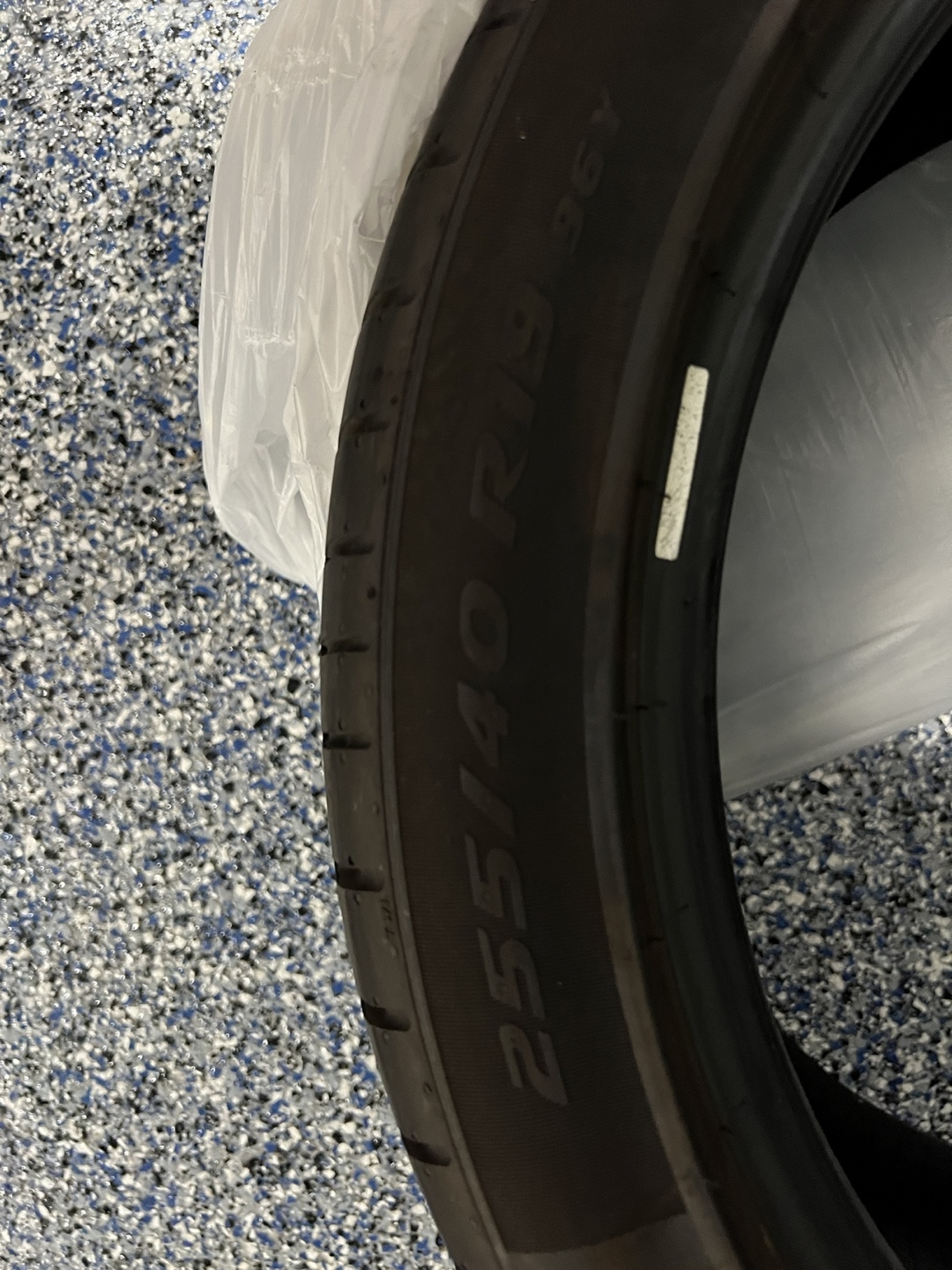 Pirelli P Zero 255/40R19 96Y Tire - photo 5