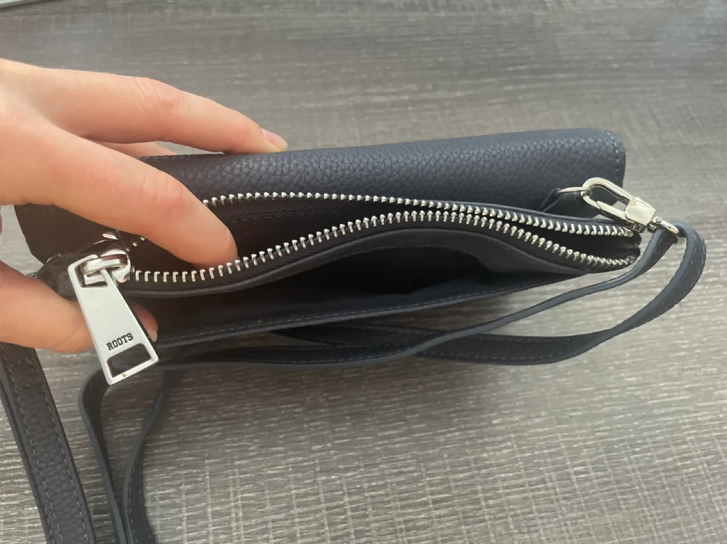 Roots Aubergine Crossbody Wallet/ Purse image indicator(4)