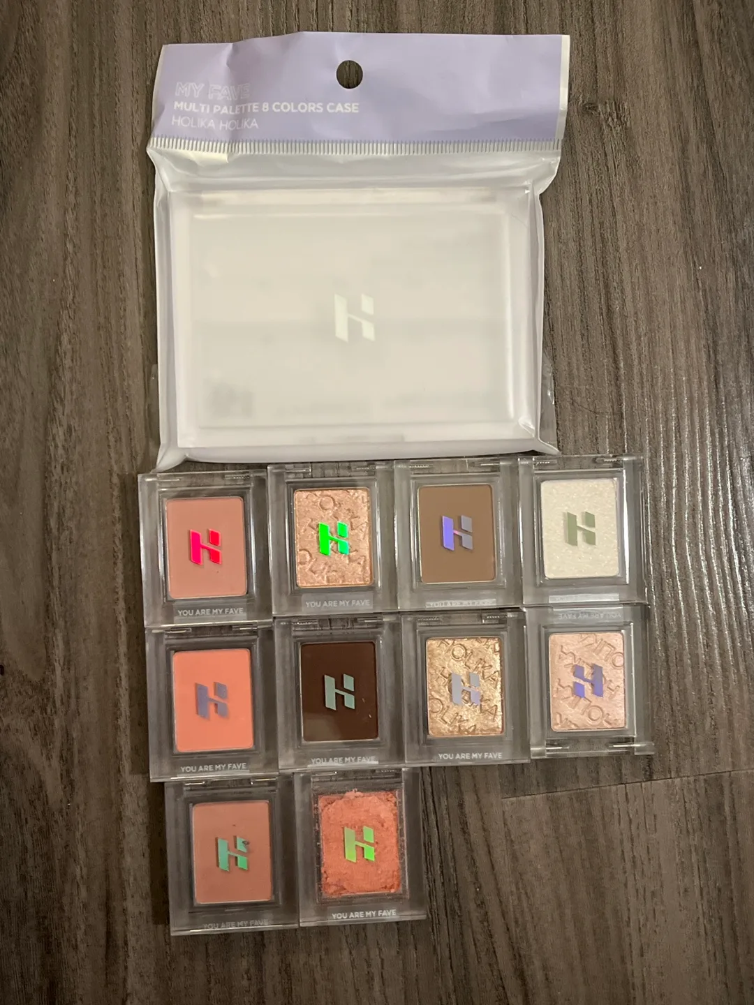 Holika Holika eyeshadows (10) + 8 colour case thumbnail