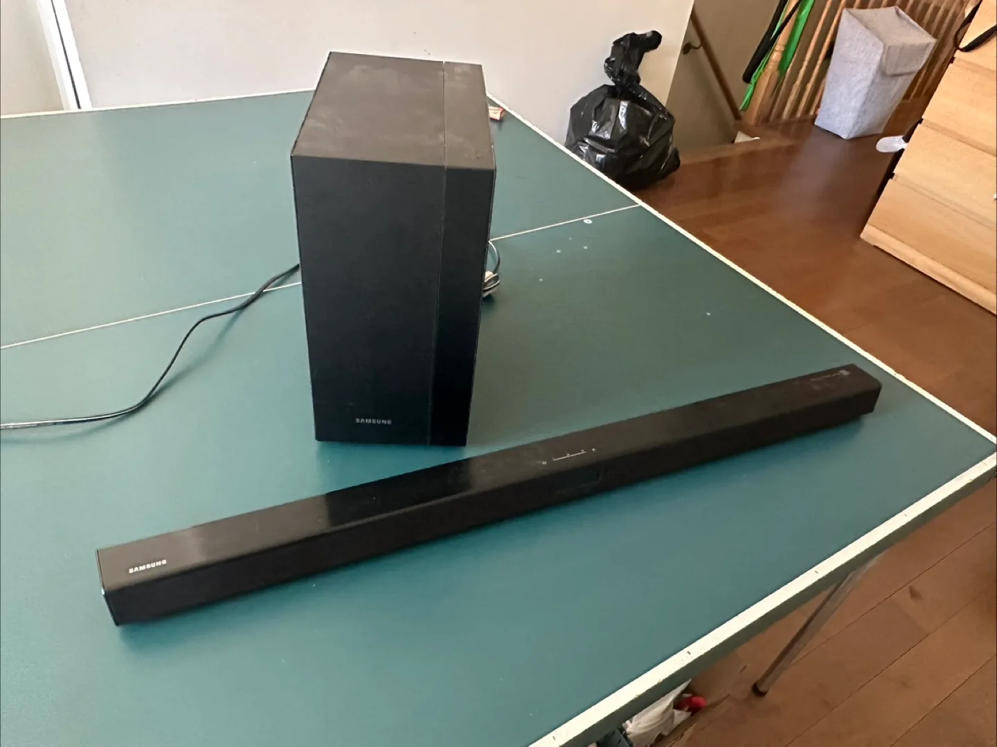 Samsung HW450 sound bar and subwoofer image indicator(2)