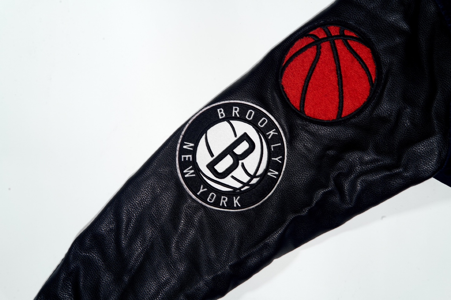 Pro Standard Brooklyn Nets Varsity Jacket 3XL - photo 3