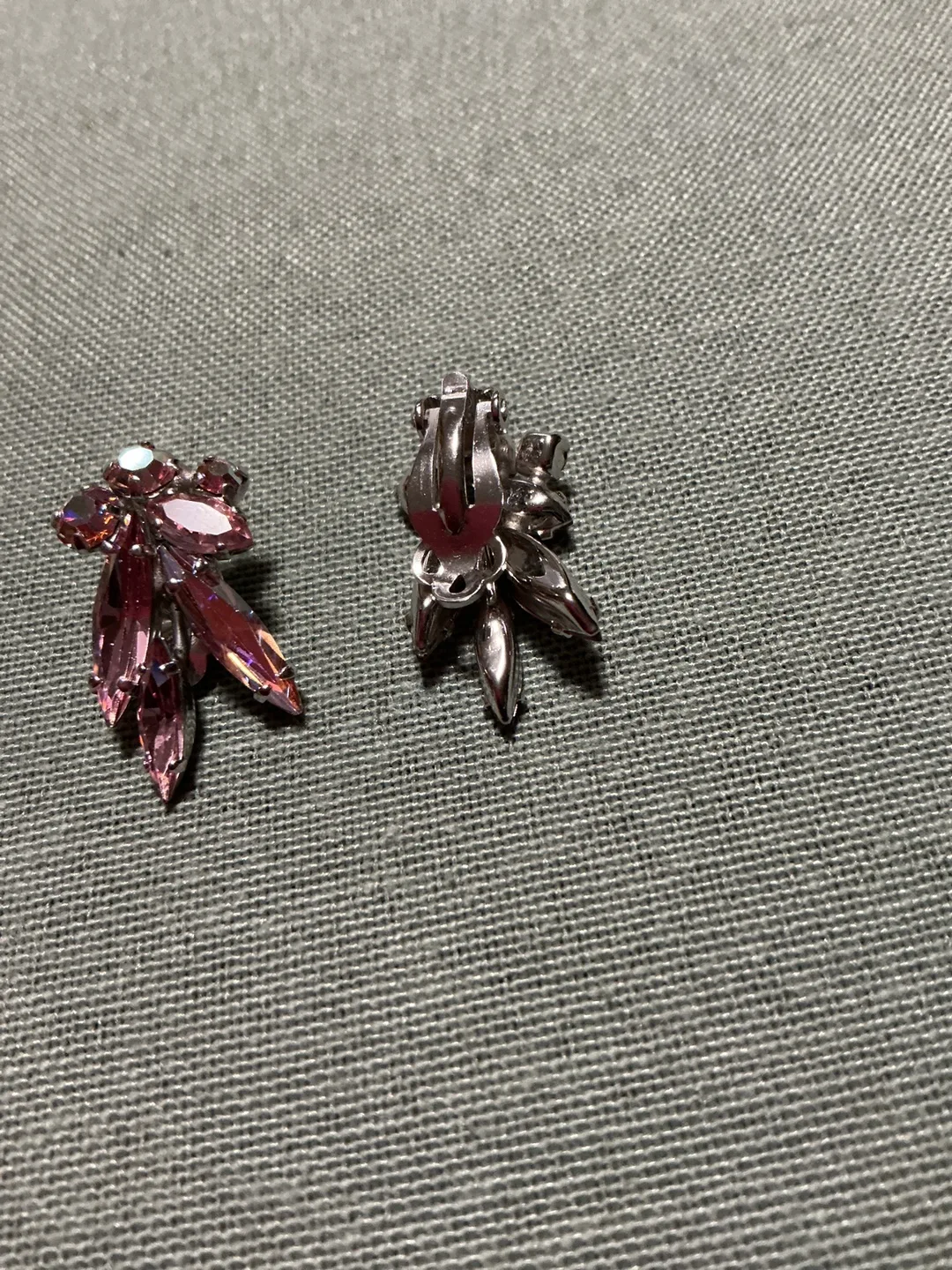 Pink Leaf Design Earrings clip on. image indicator(2)