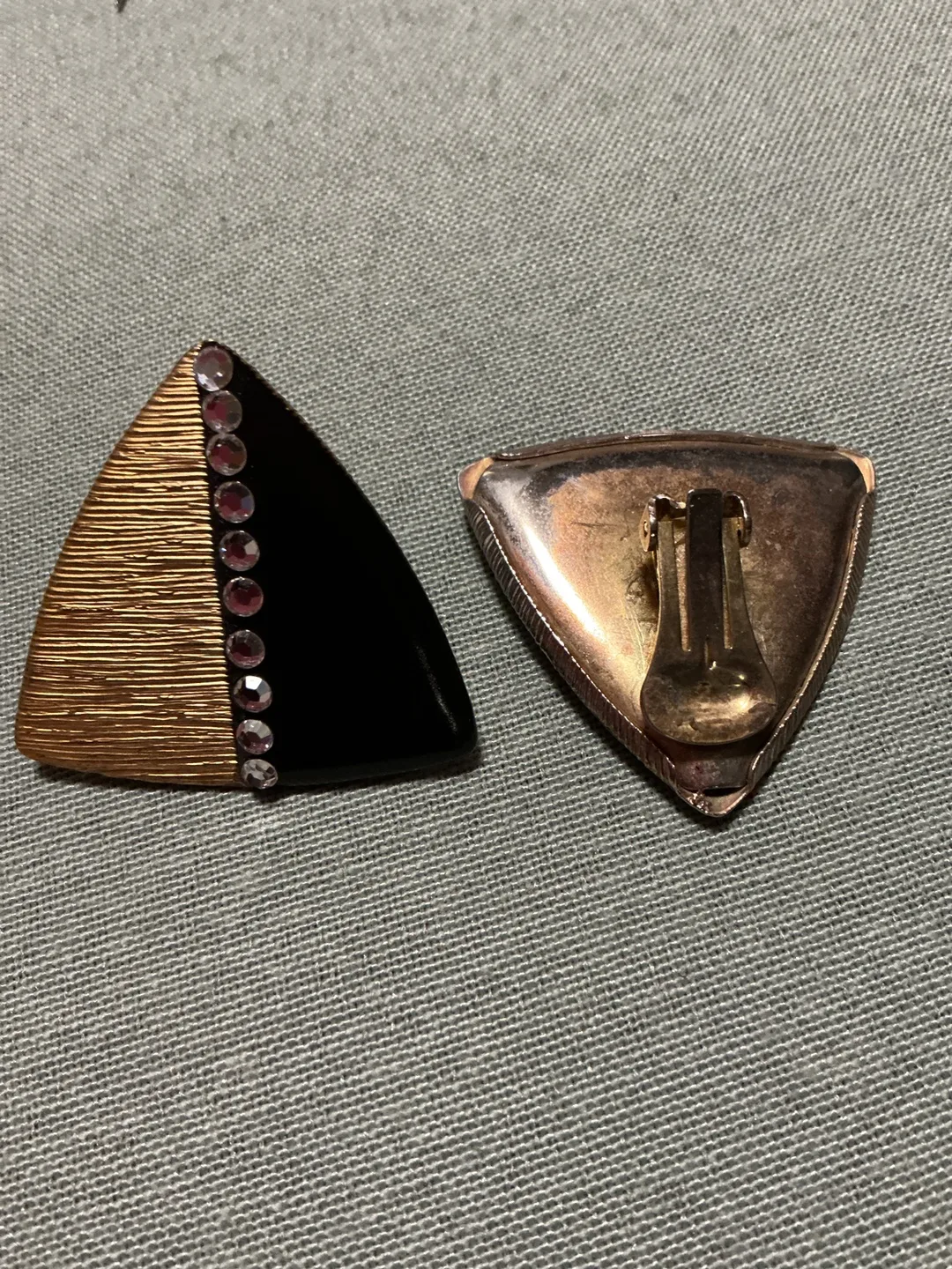 Triangle Clip-on Earrings image indicator(2)