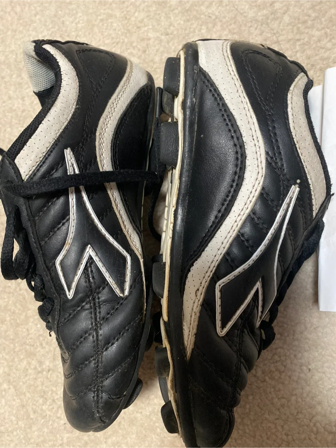 Diadora Kids' Soccer Cleats, Size 2 image indicator(3)