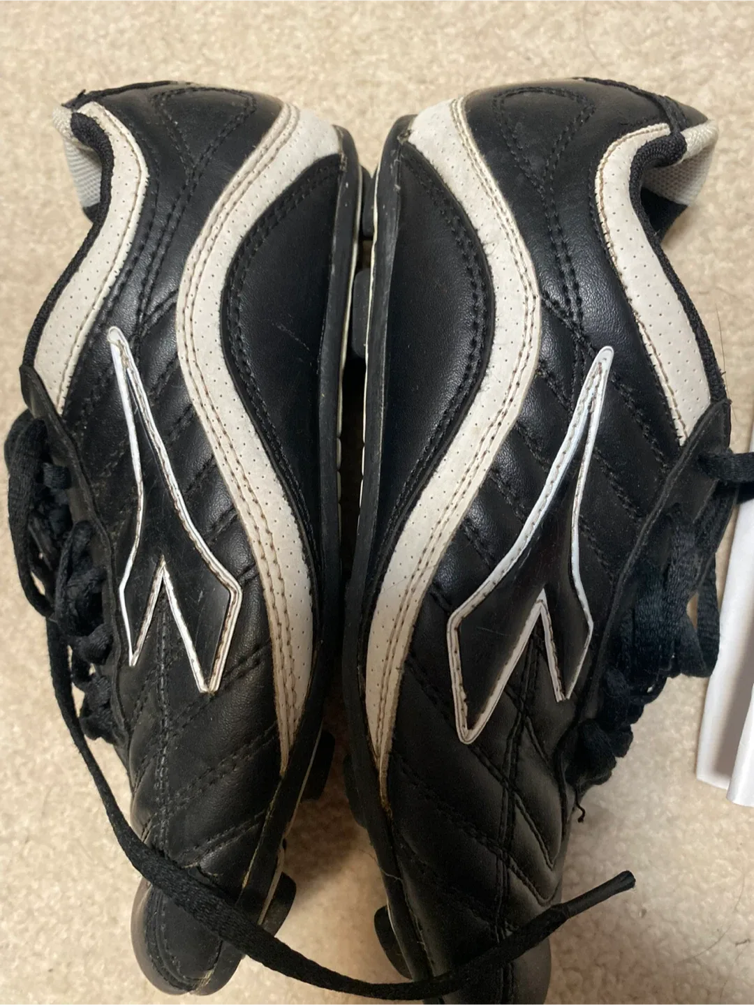 Diadora Kids' Soccer Cleats, Size 2 image indicator(2)