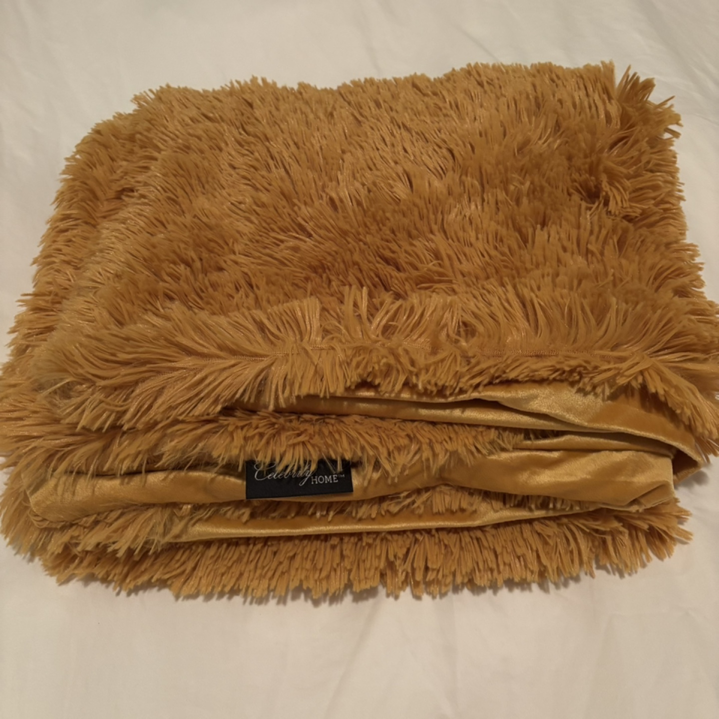 Celebrity Home Plush Throw Blanket