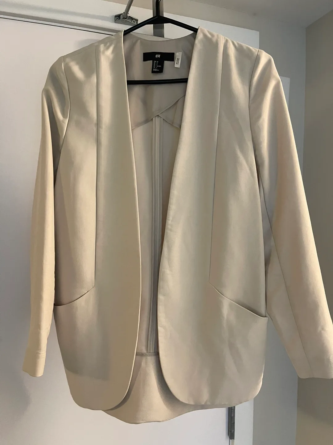 H&M Beige Blazer - Size 4 thumbnail