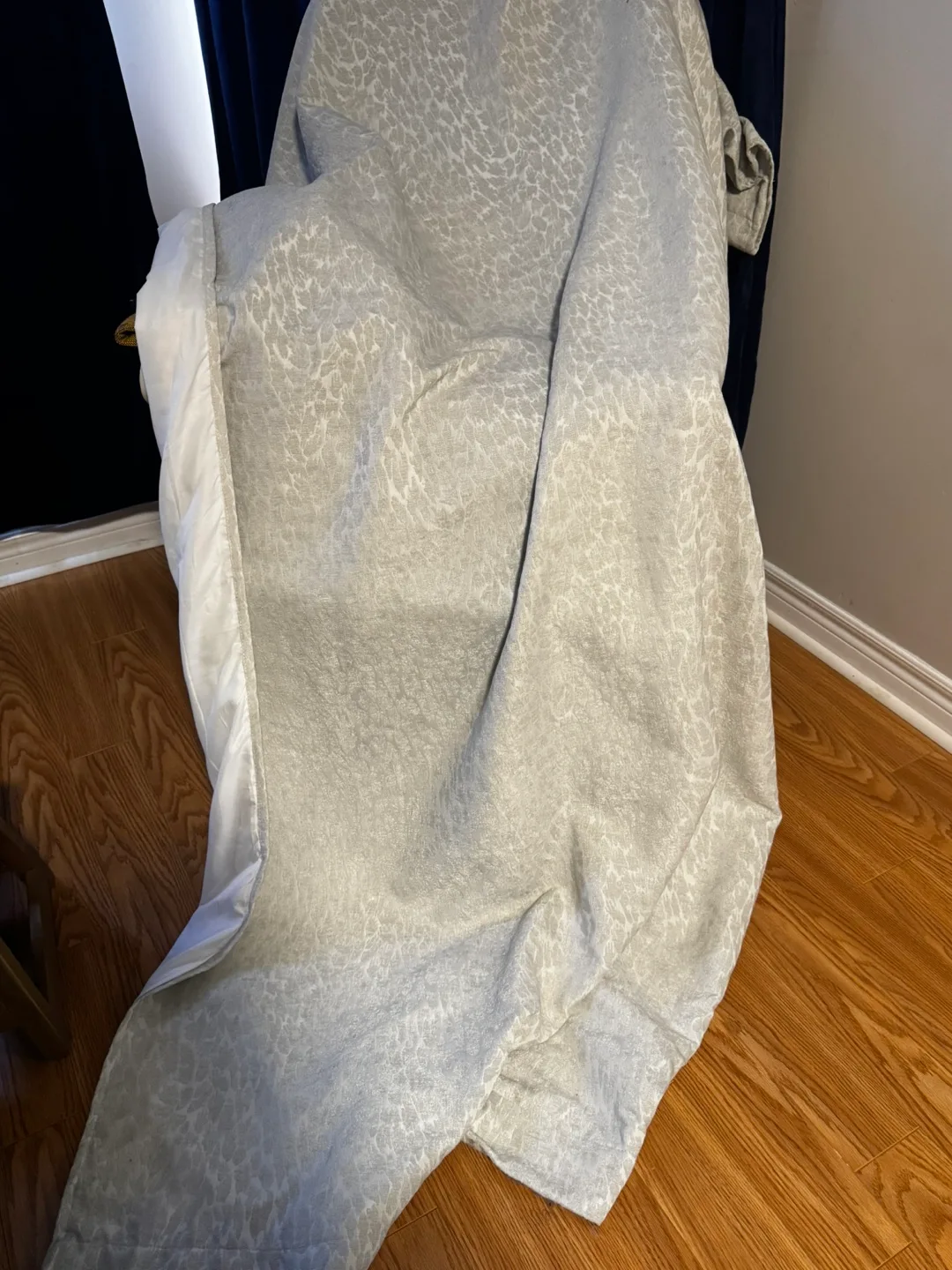 Silver/White Patterned Curtain image indicator(2)