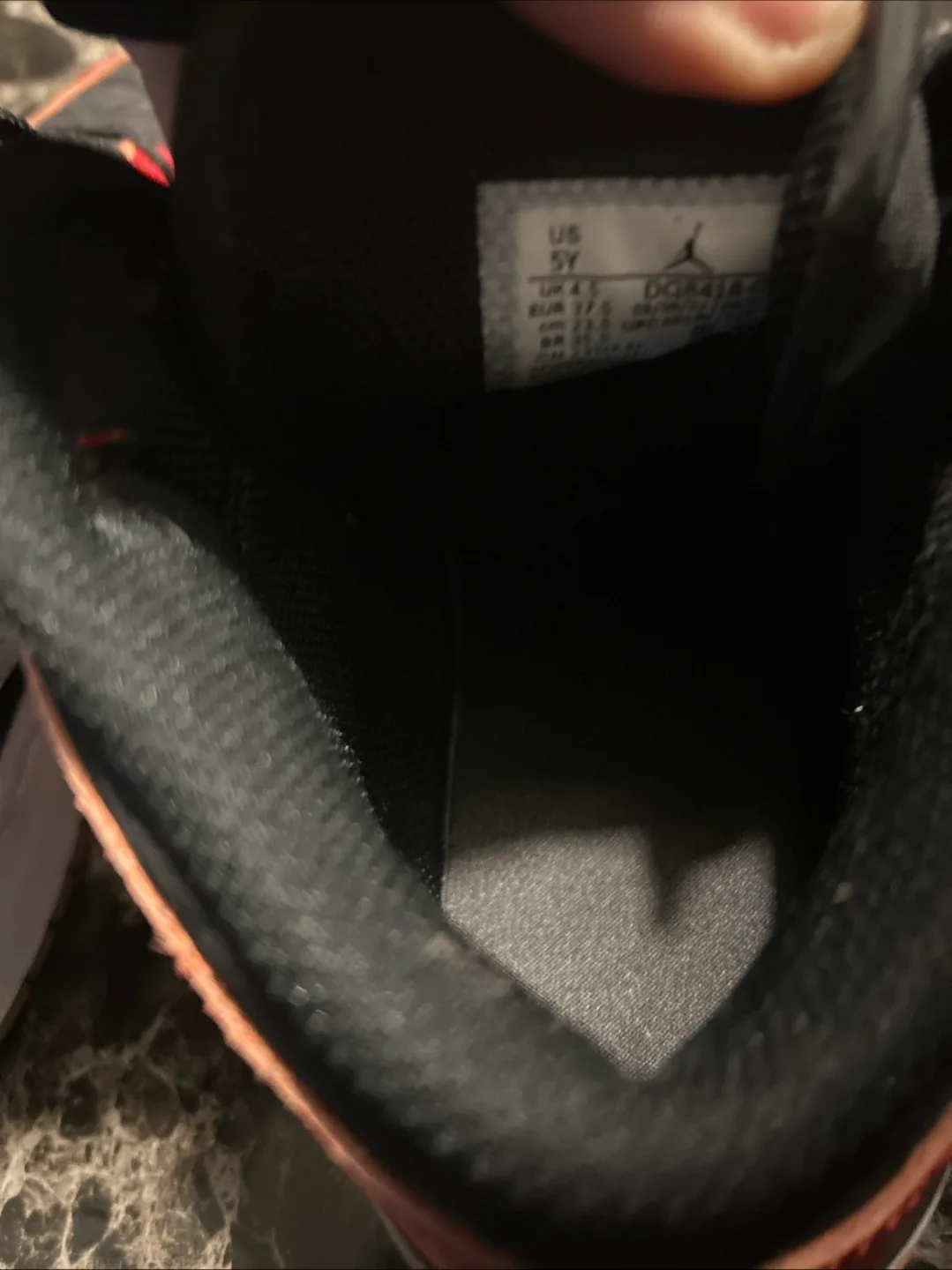 Air Jordan 1 Mid, US 5Y image indicator(5)