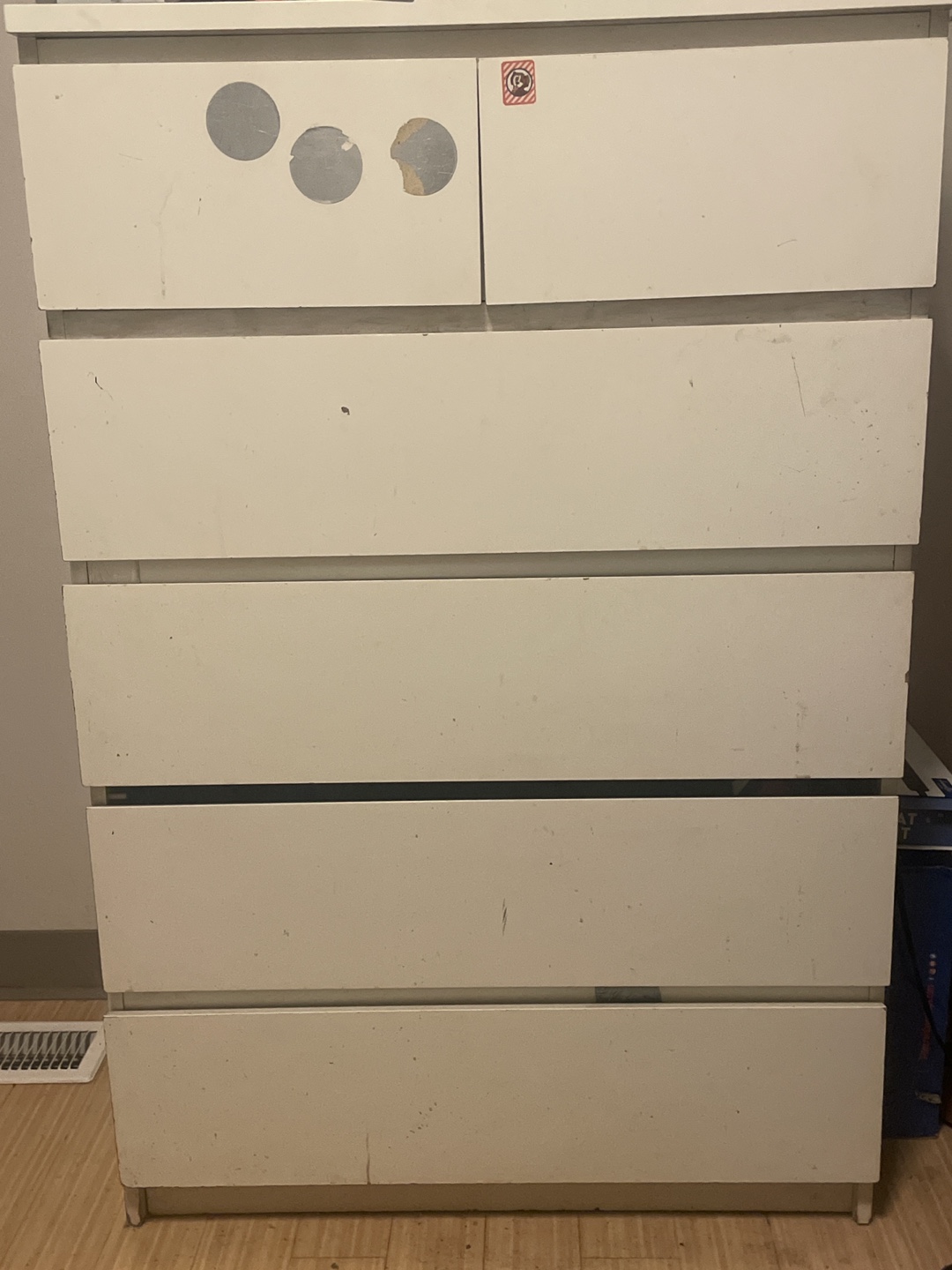 White 6-Drawer Dresser