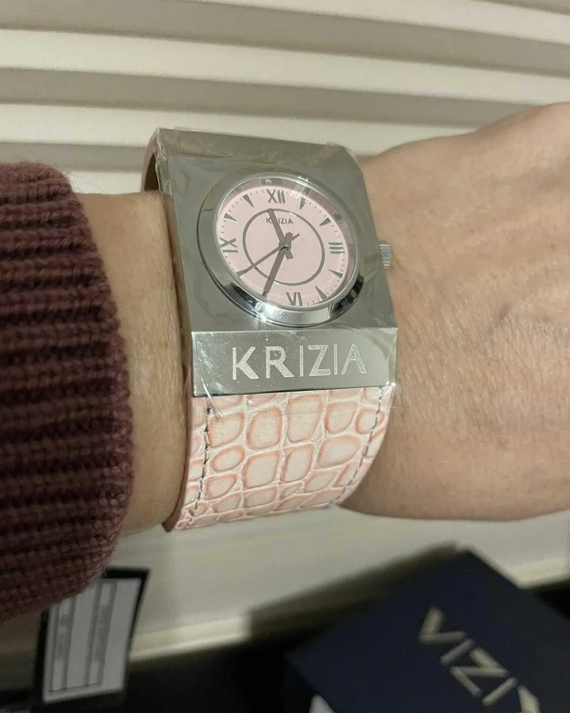 New Krizia Quartz Italian Pink Leather Watch image indicator(2)