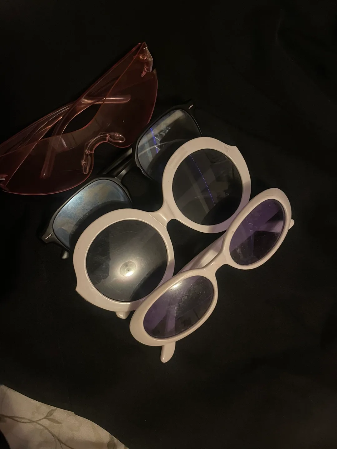 Sunglasses - Assorted Styles image indicator(2)