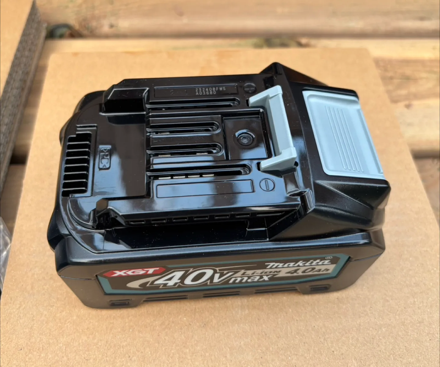 New Makita XGT 40V Max Battery & Charger image indicator(3)