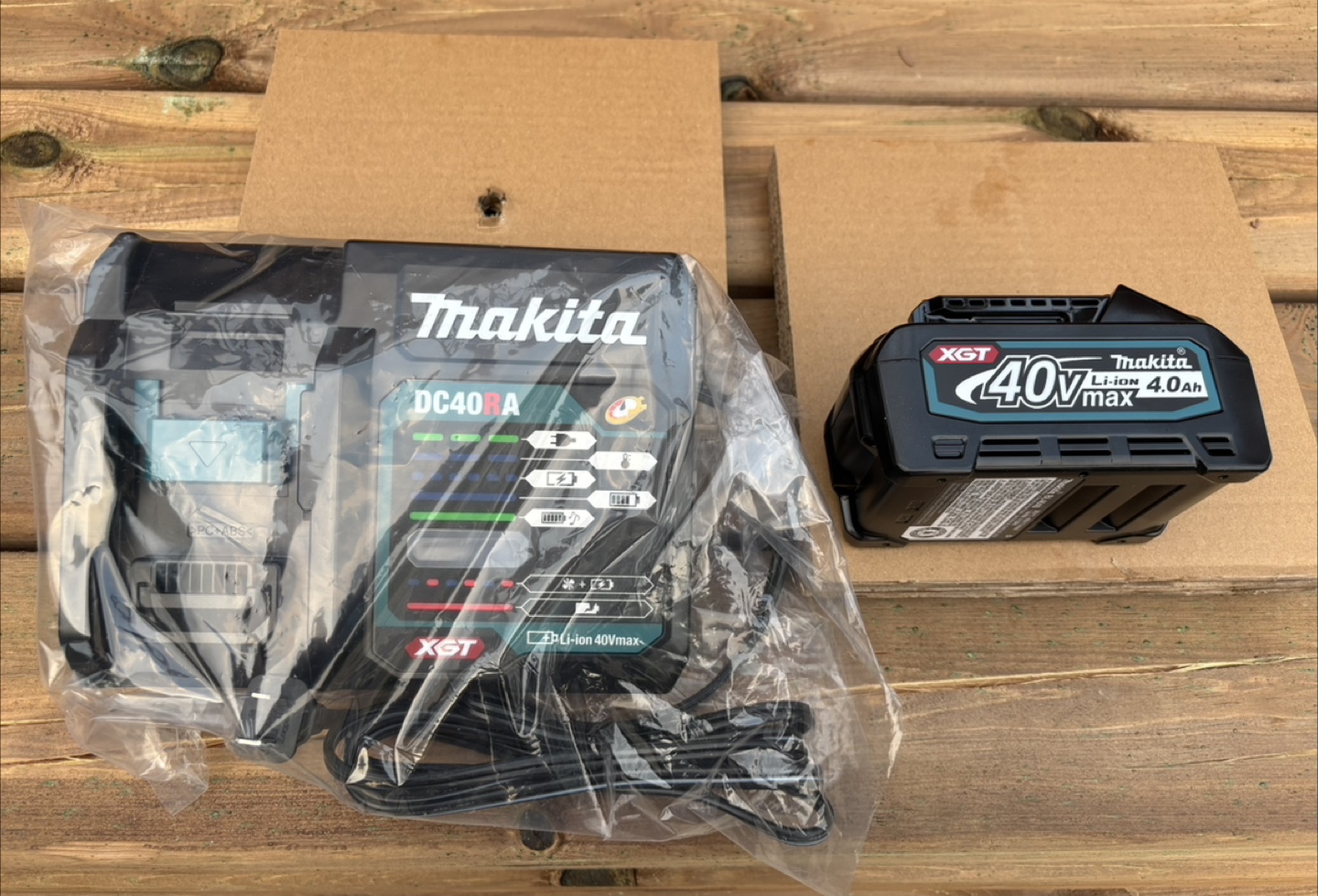New Makita XGT 40V Max Battery & Charger