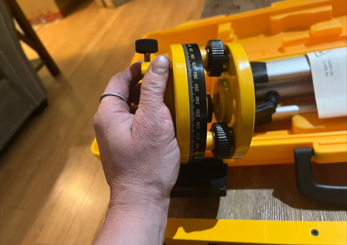 Johnson Hot Shot Sound & Light Laser Level Kit image indicator(6)