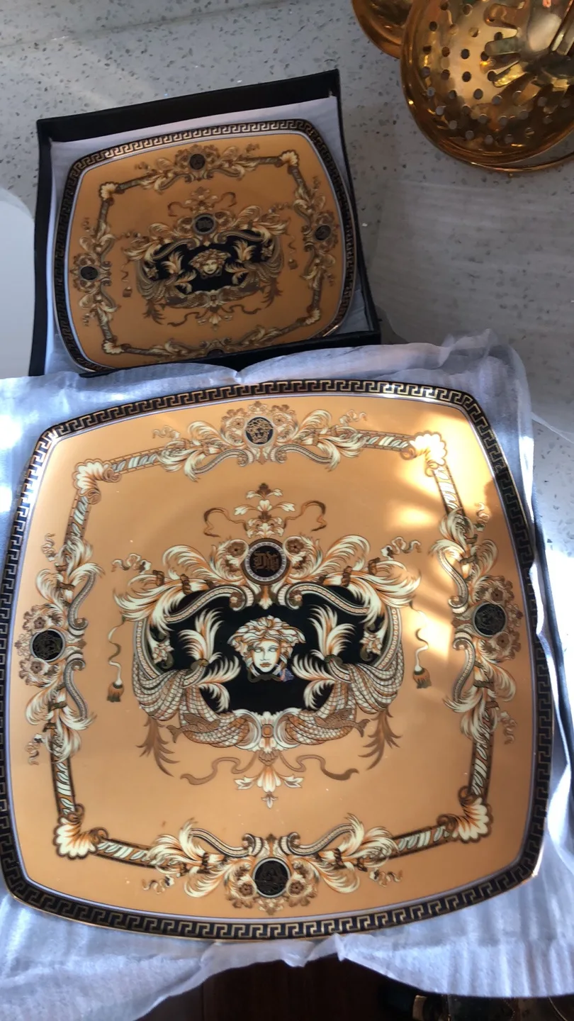 Versace Medusa Gala Square Plate Set image indicator(4)