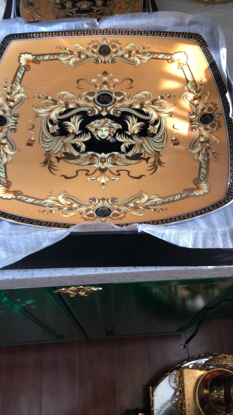 Versace Medusa Gala Square Plate Set image indicator(3)