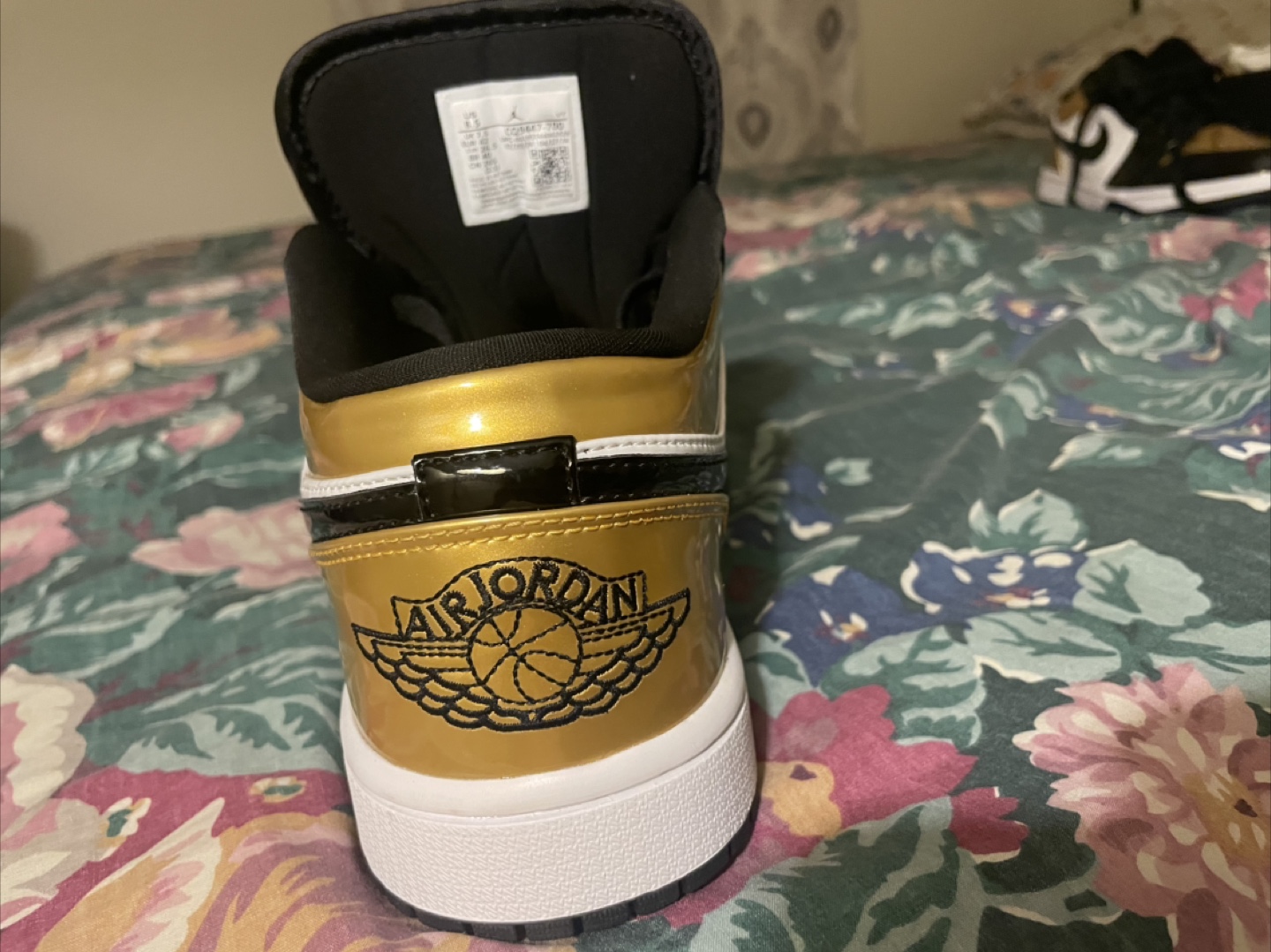 Air Jordan 1 Low Black/White/Metallic Gold - photo 2