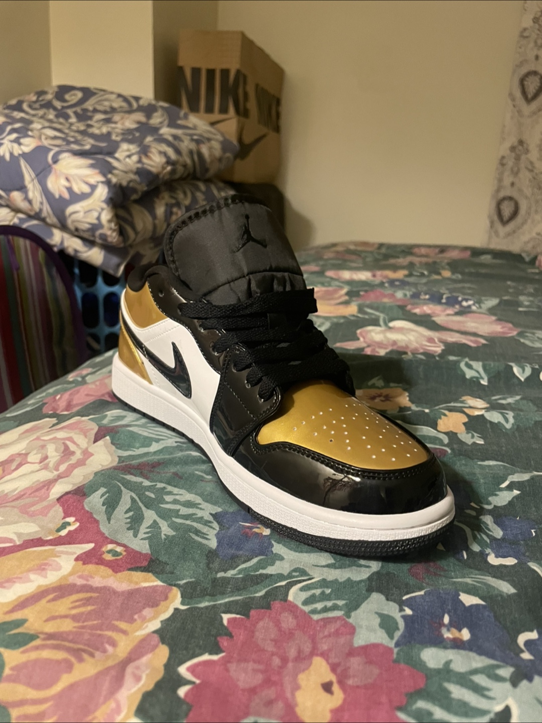 Air Jordan 1 Low Black/White/Metallic Gold