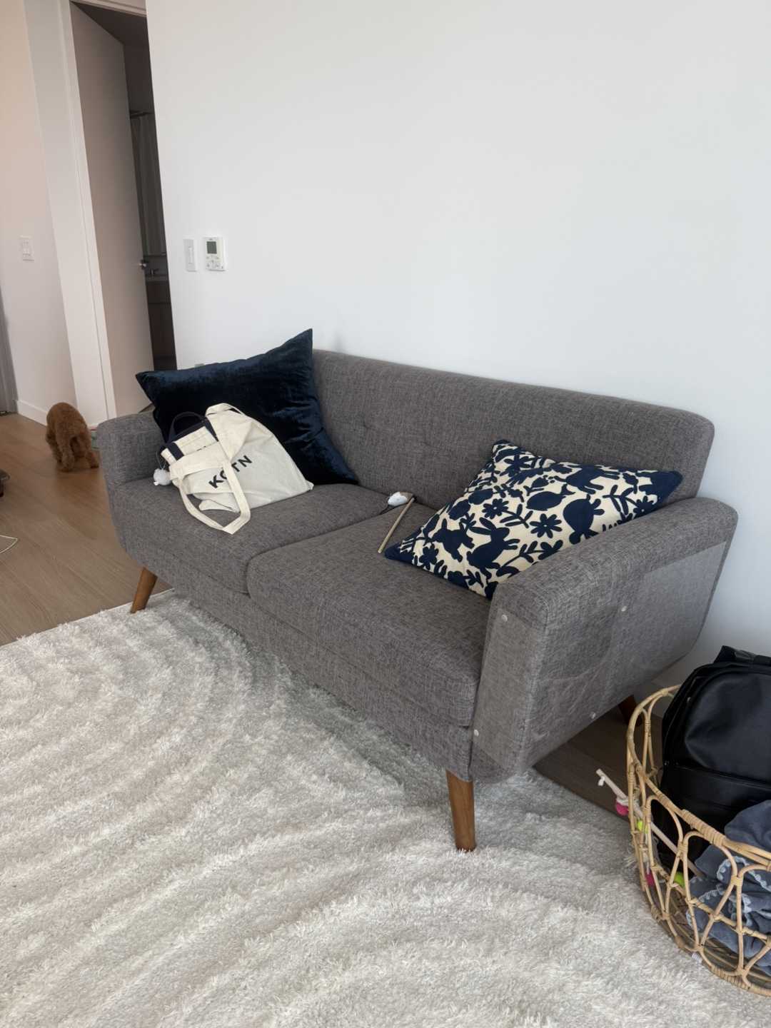 Gray loveseat - photo 3
