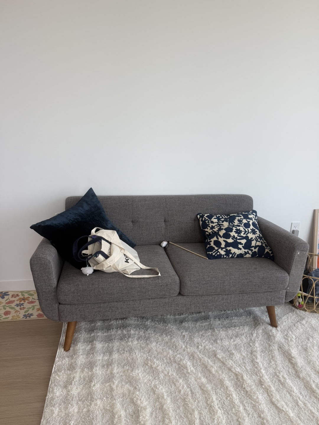 Gray loveseat - photo 2