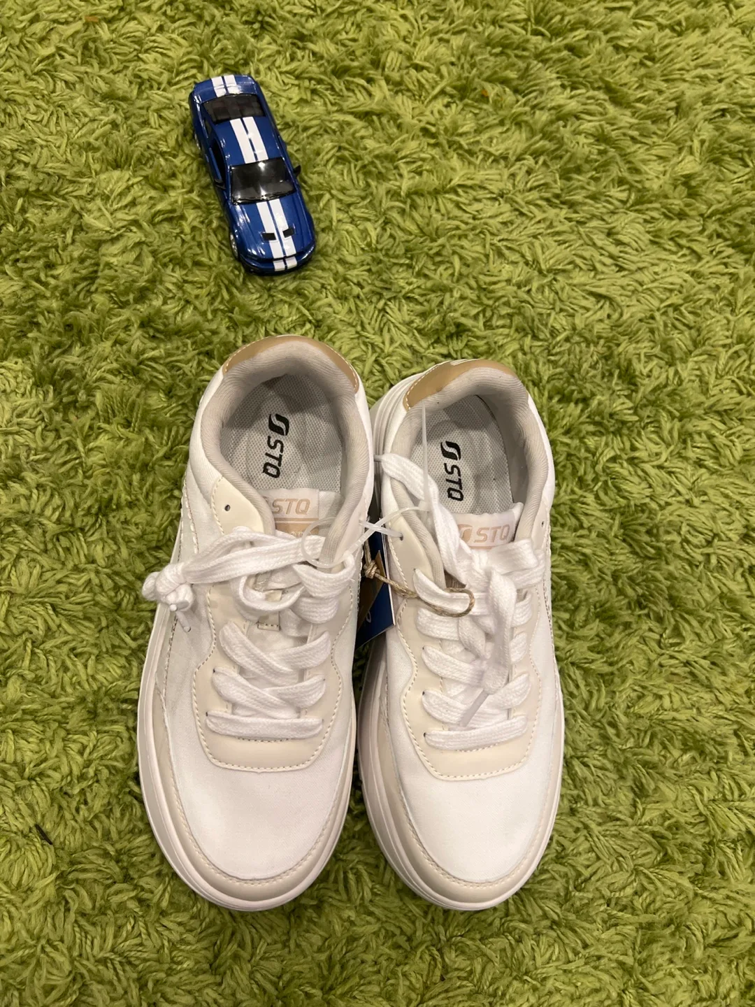 STTO White Sneakers image indicator(3)