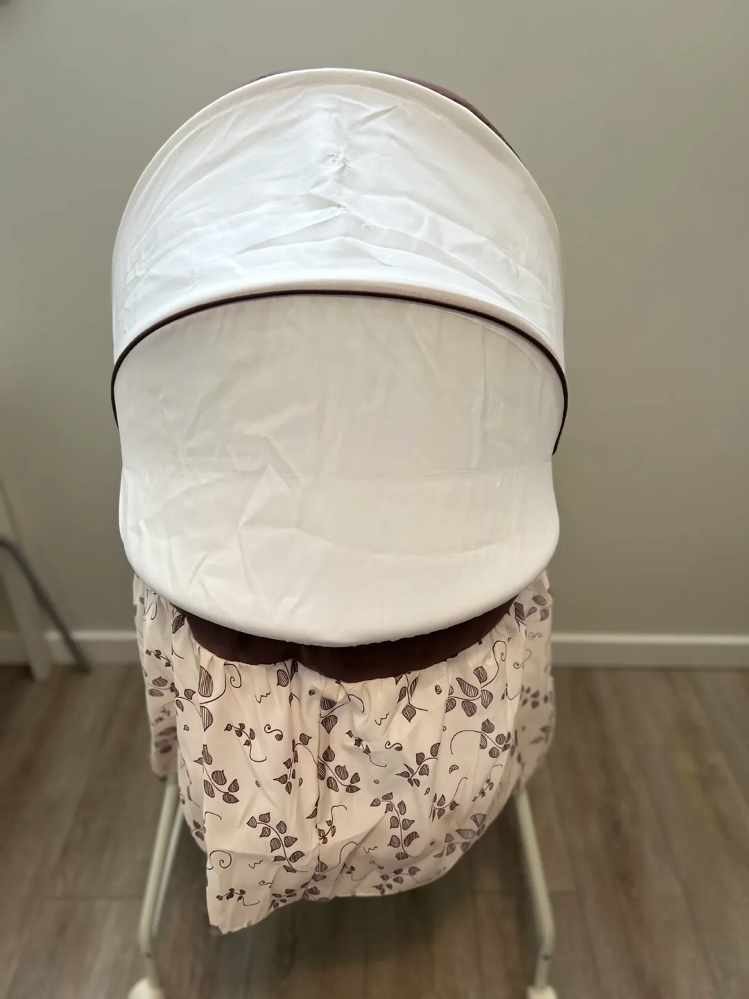 Delta Children Bassinet - Floral Pattern image indicator(4)