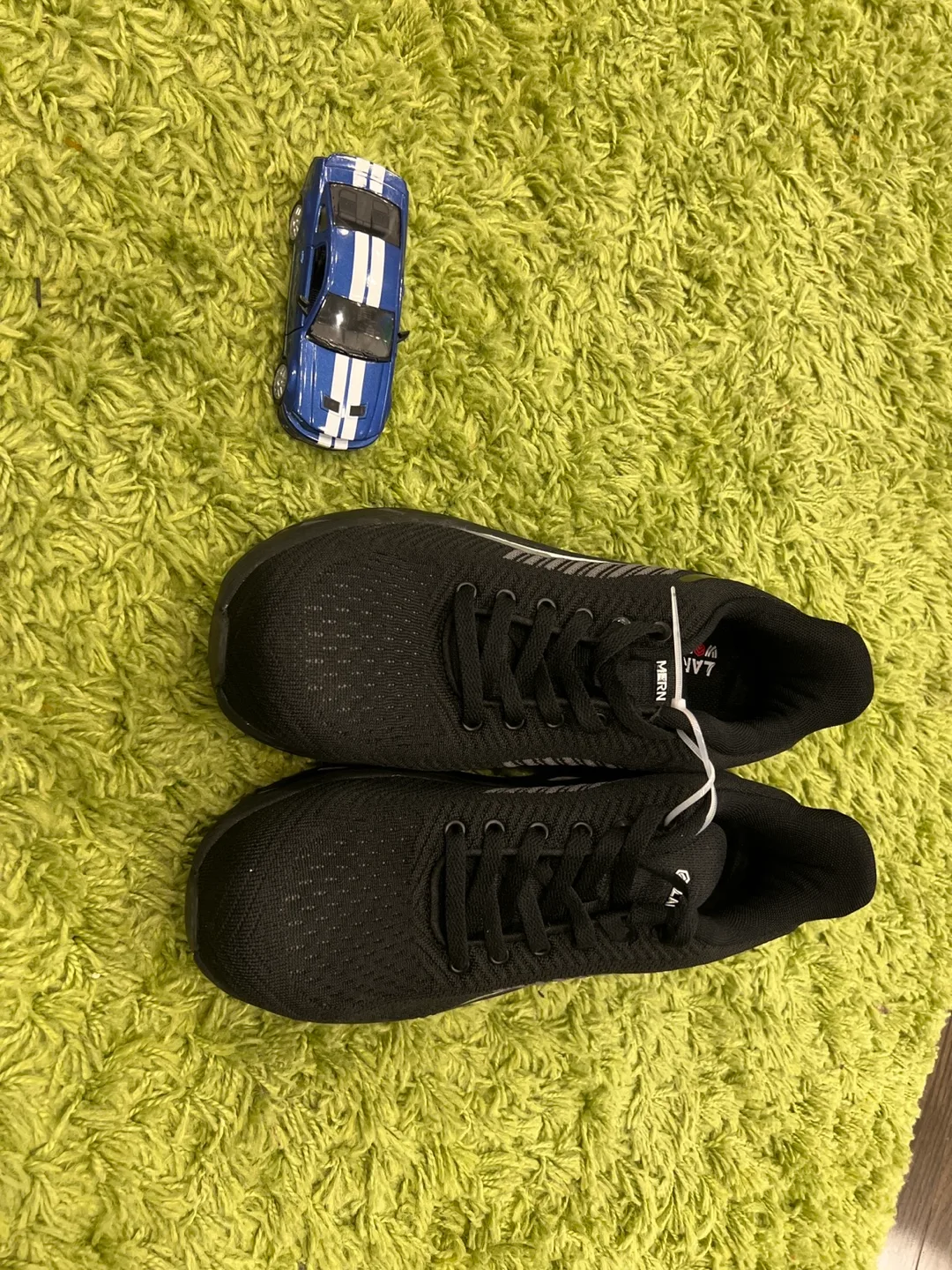 Black Running Shoes image indicator(2)