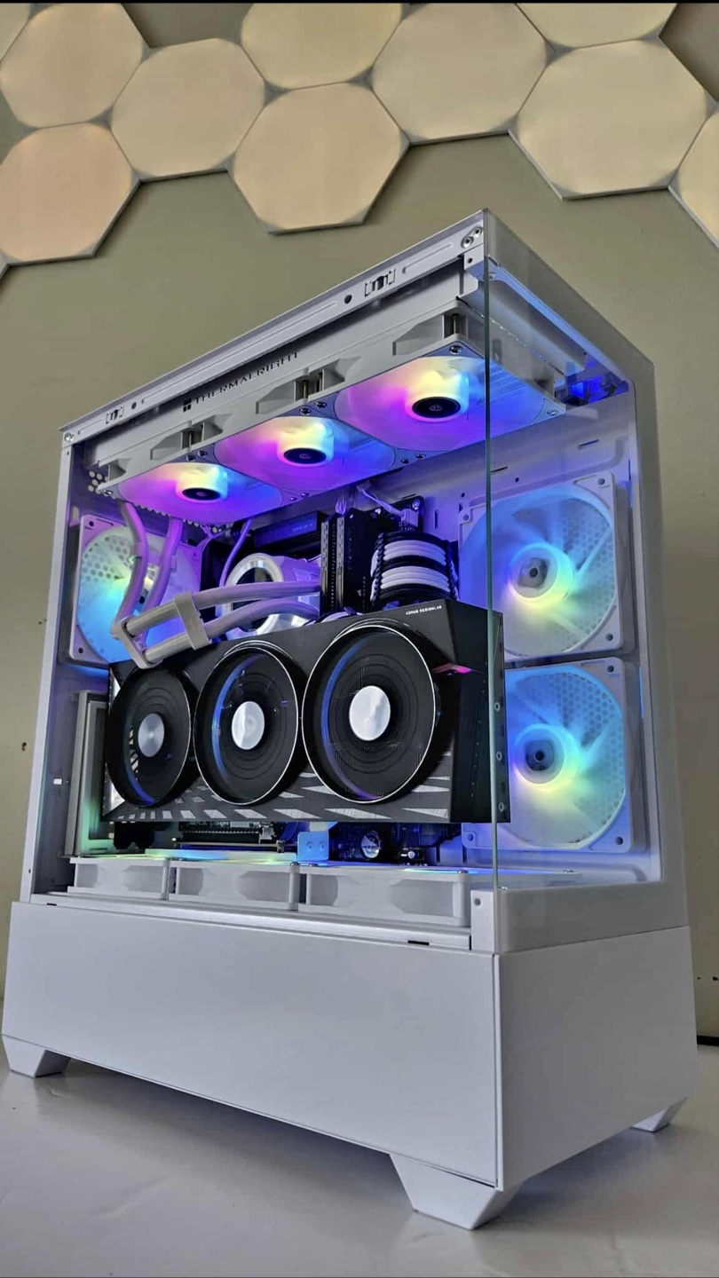 Custom Gaming PC - Gigabyte, AMD Ryzen