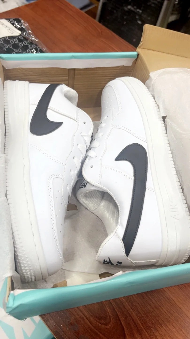 Nike Air Max White Sneakers image indicator(2)