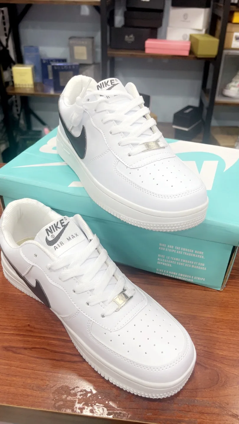 Nike Air Max White Sneakers image indicator(8)