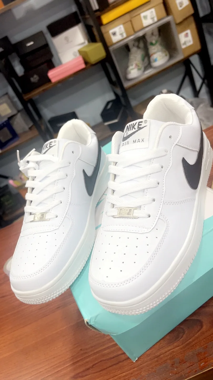 Nike Air Max White Sneakers image indicator(9)