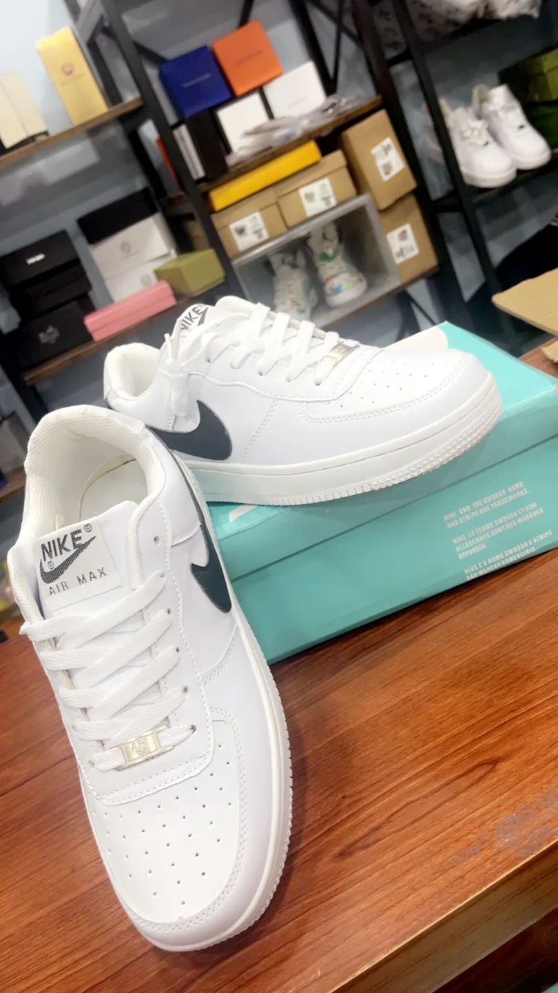 Nike Air Max White Sneakers image indicator(7)