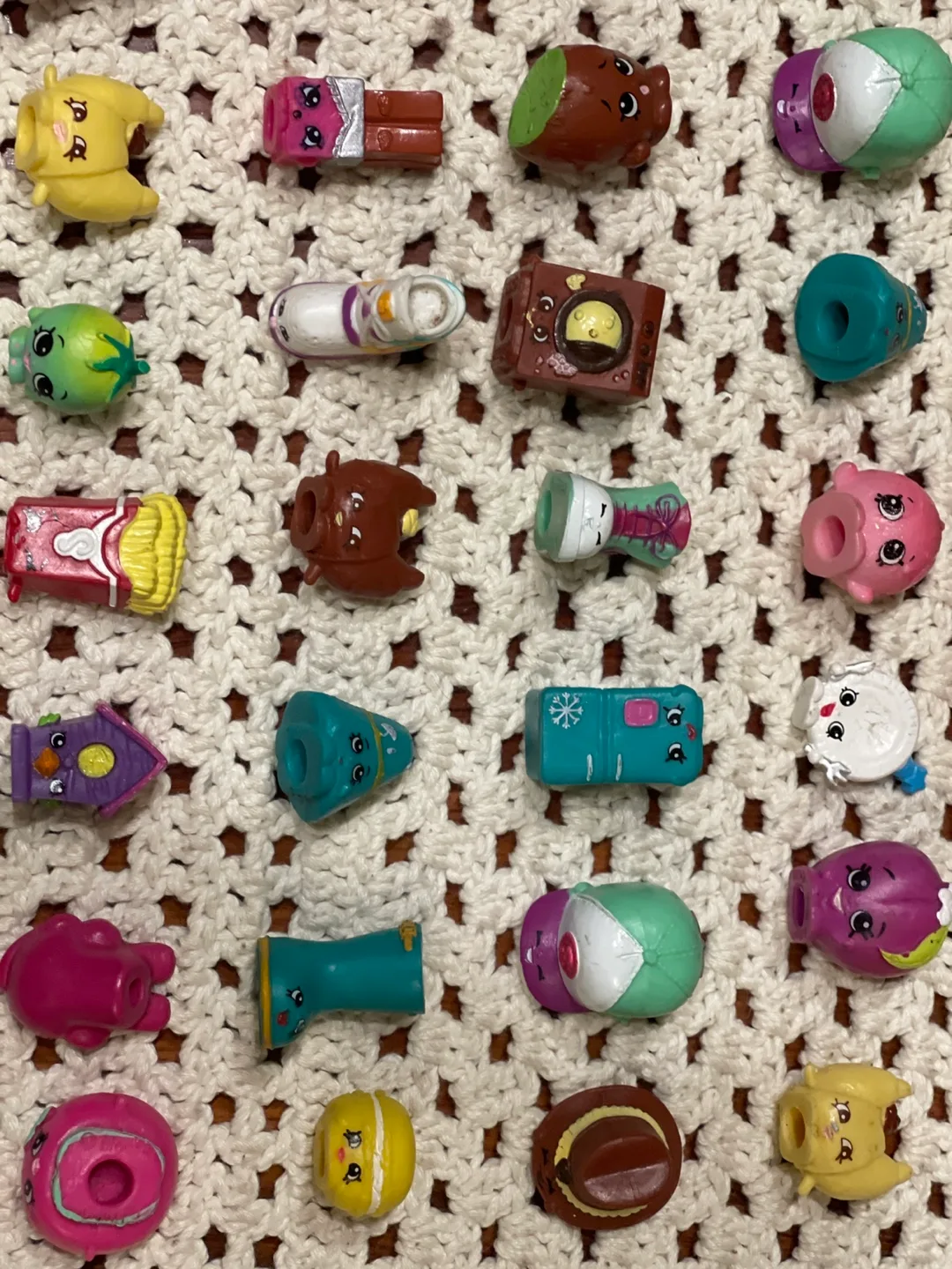 Lot of Shopkins Figurines image indicator(4)