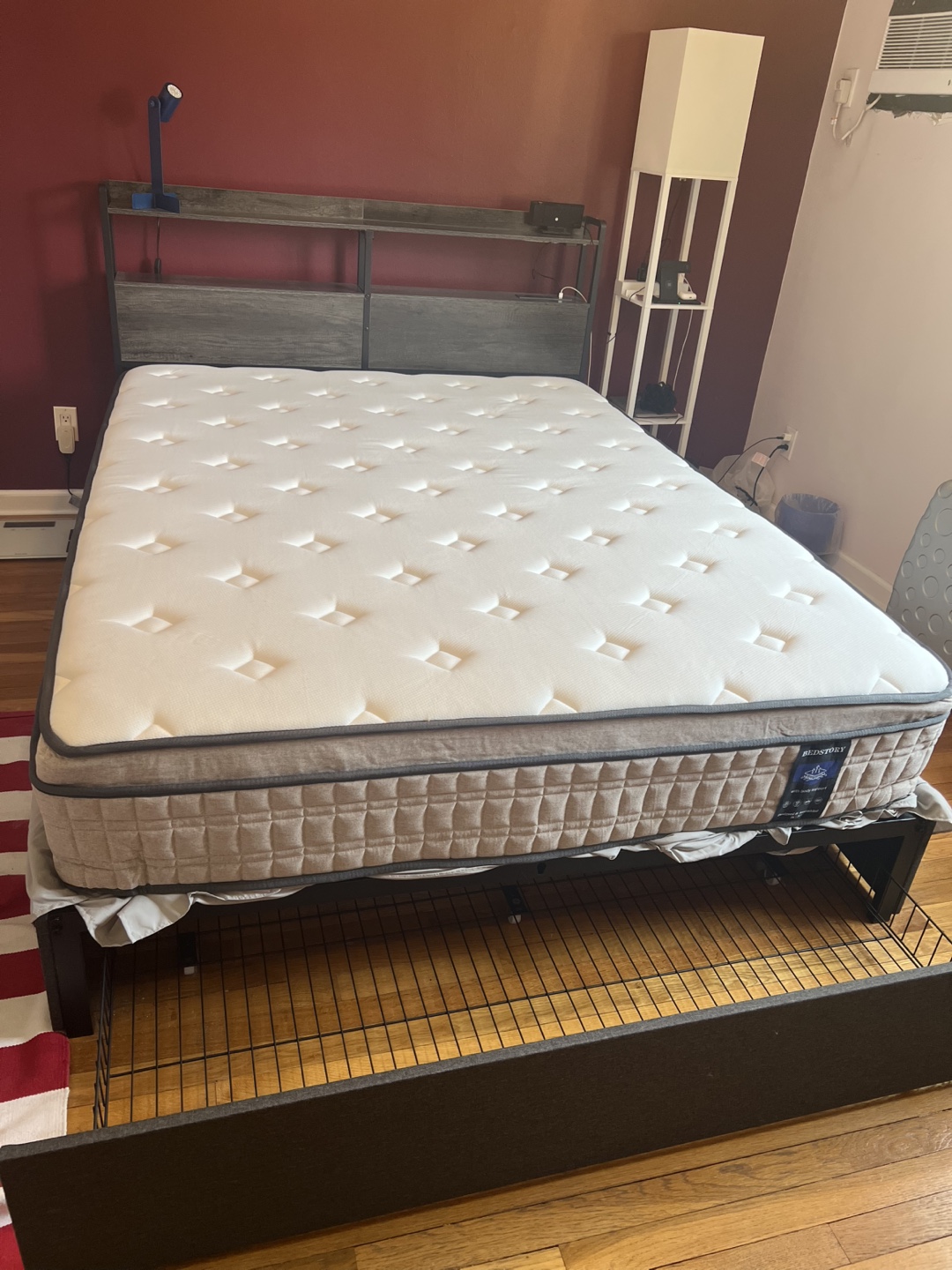 Like new full set - Queen size bedframe + BedStory Mattress