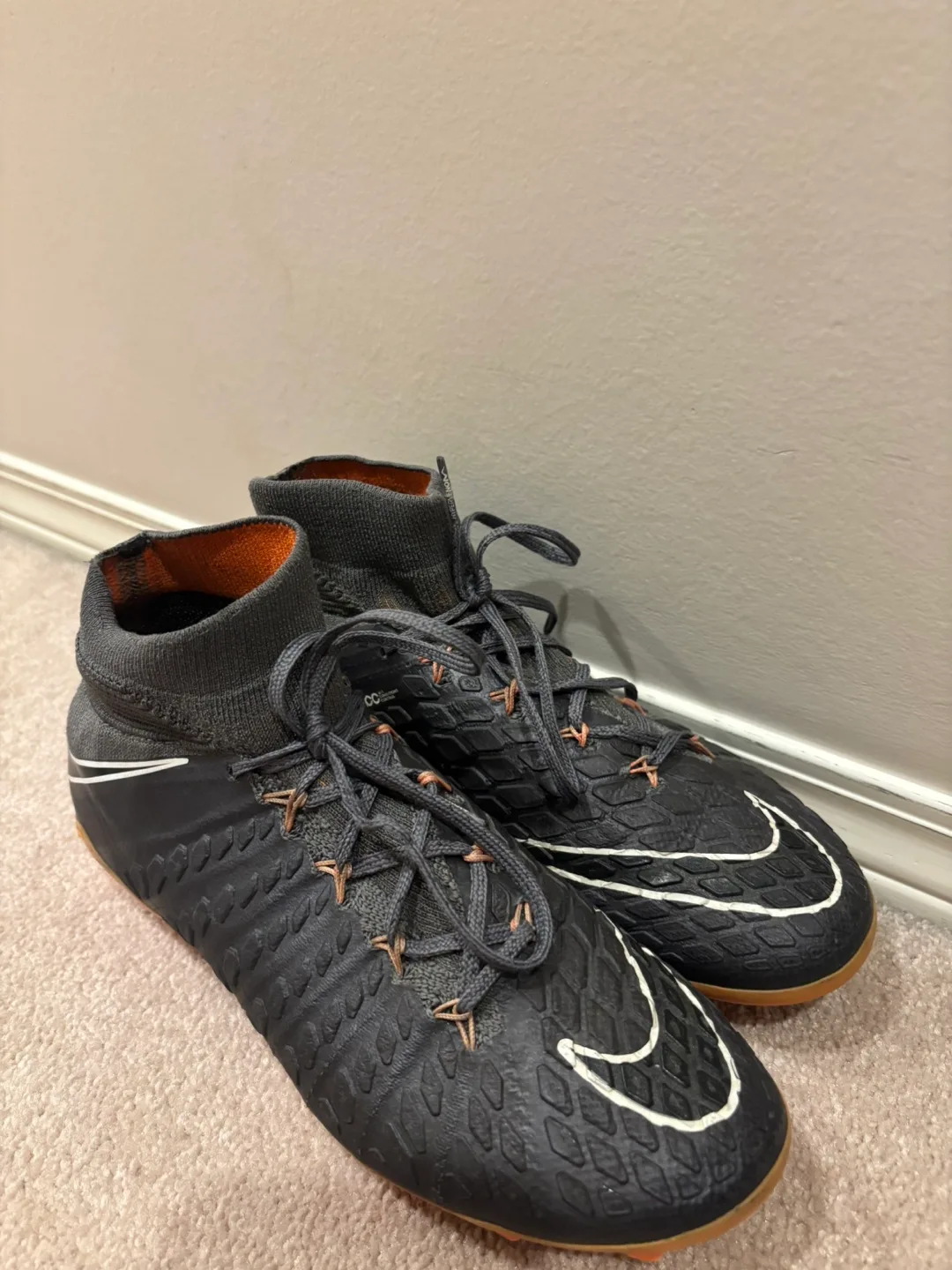 Nike HypervenomX Proximo Soccer Shoes- size 5Y US Kids image indicator(3)