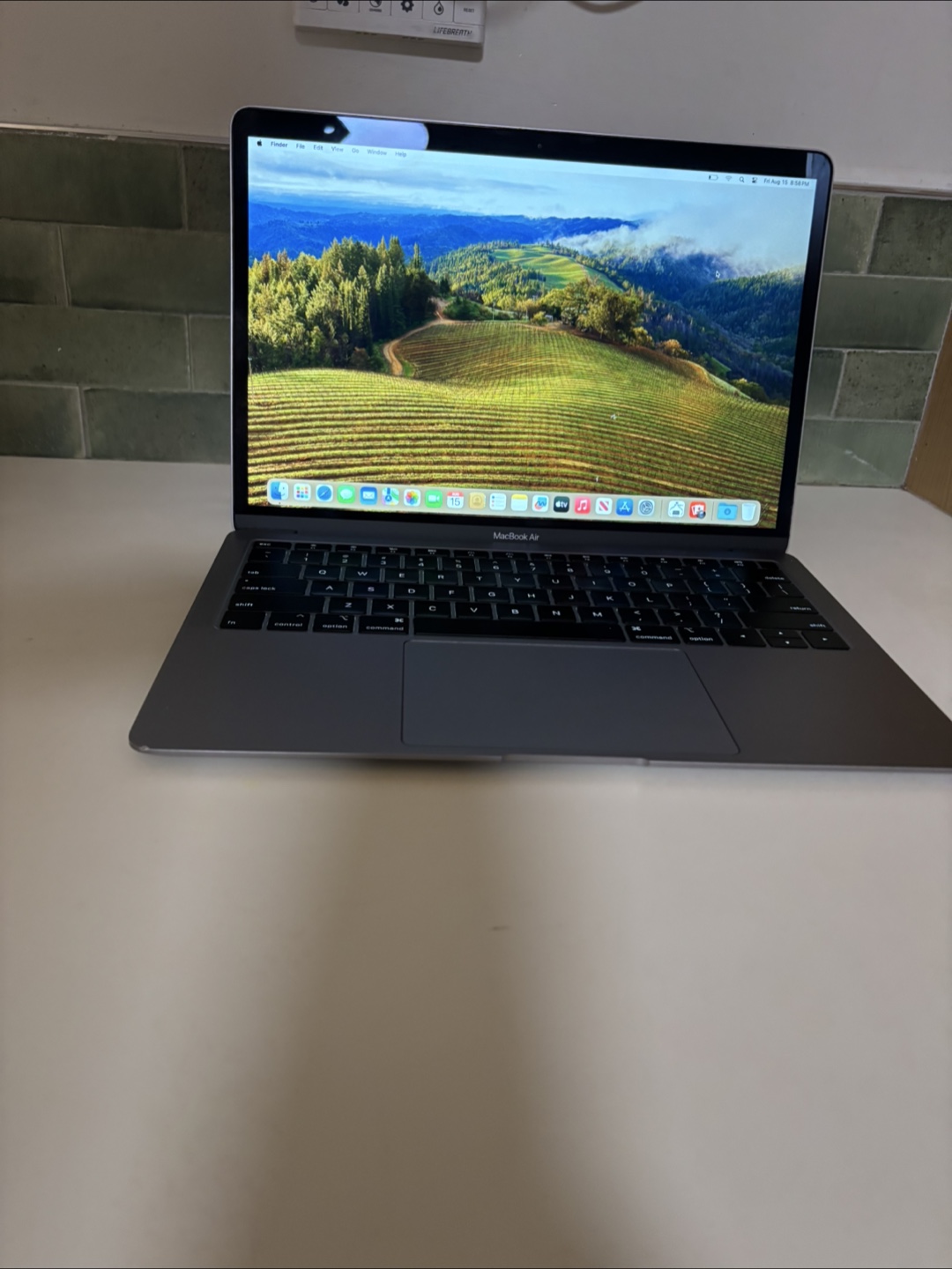 MacBook Air 13inch- 2018, 128GB - photo 3