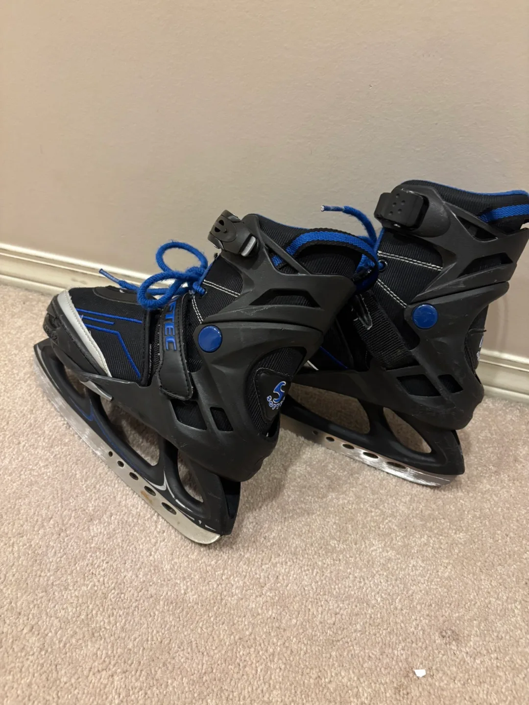 Softec Adjustable Ice Skates - Size 4 kids thumbnail