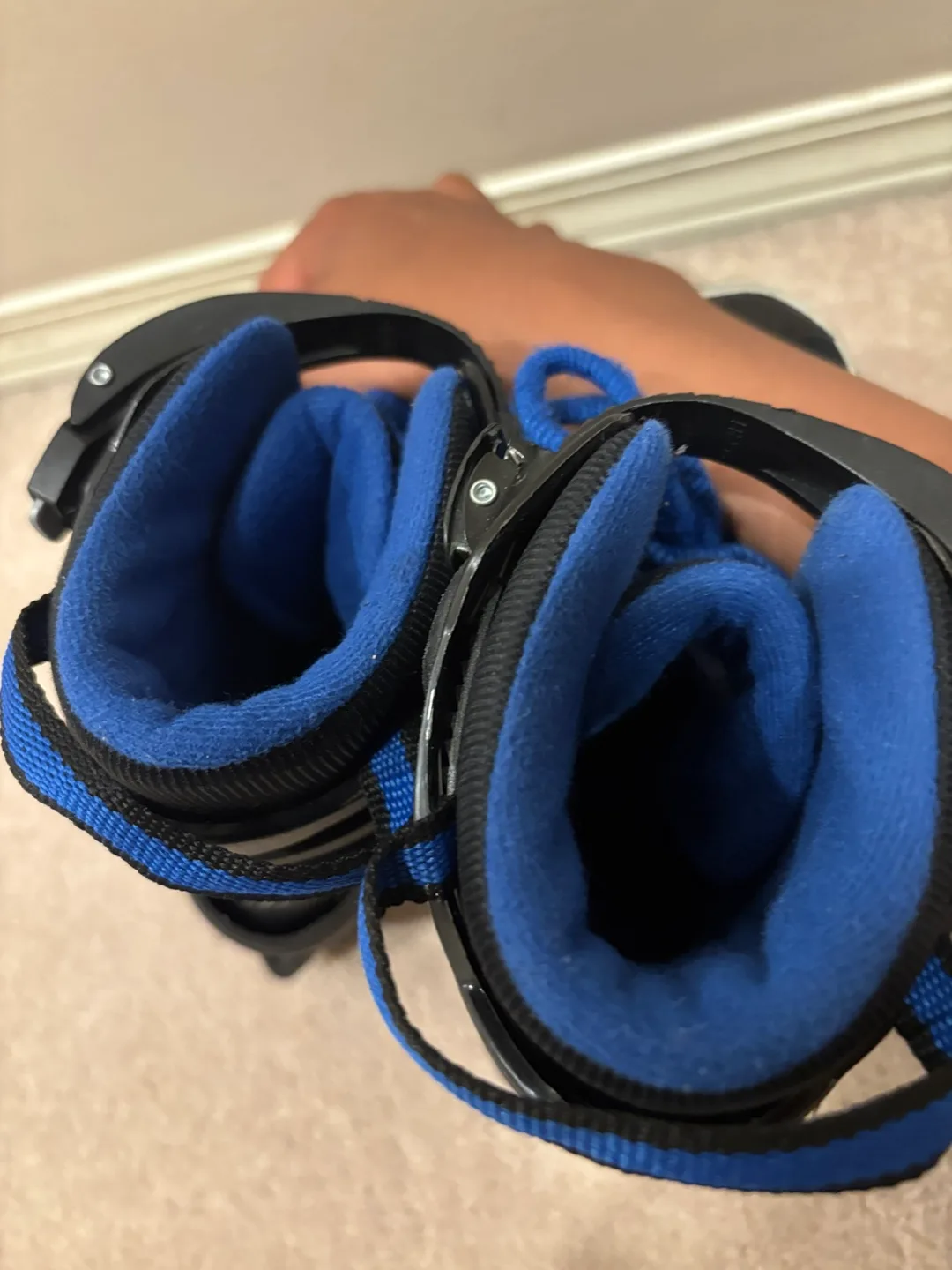 Softec Adjustable Ice Skates - Size 4 kids image indicator(2)