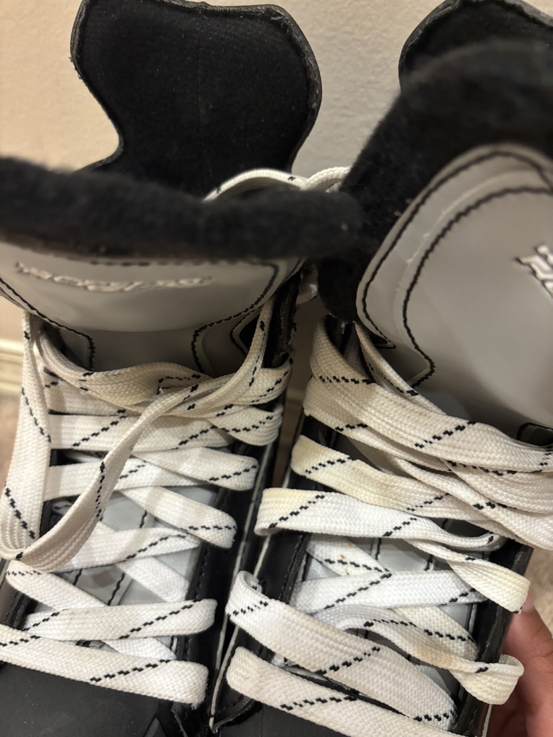 Hespeler Youth Ice Skates - Size Y13 - photo 4