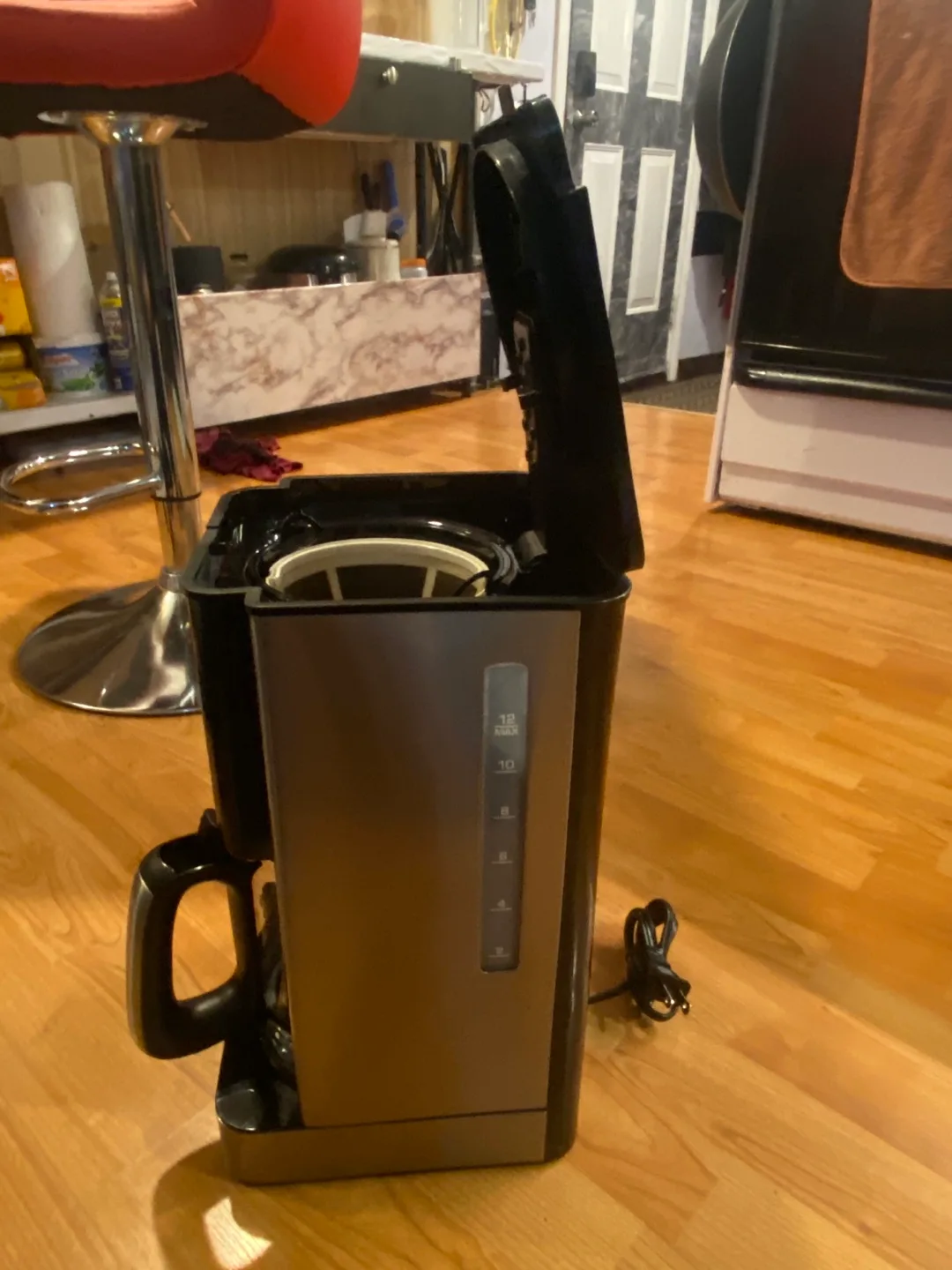 12-Cup Programmable Coffee Maker image indicator(6)