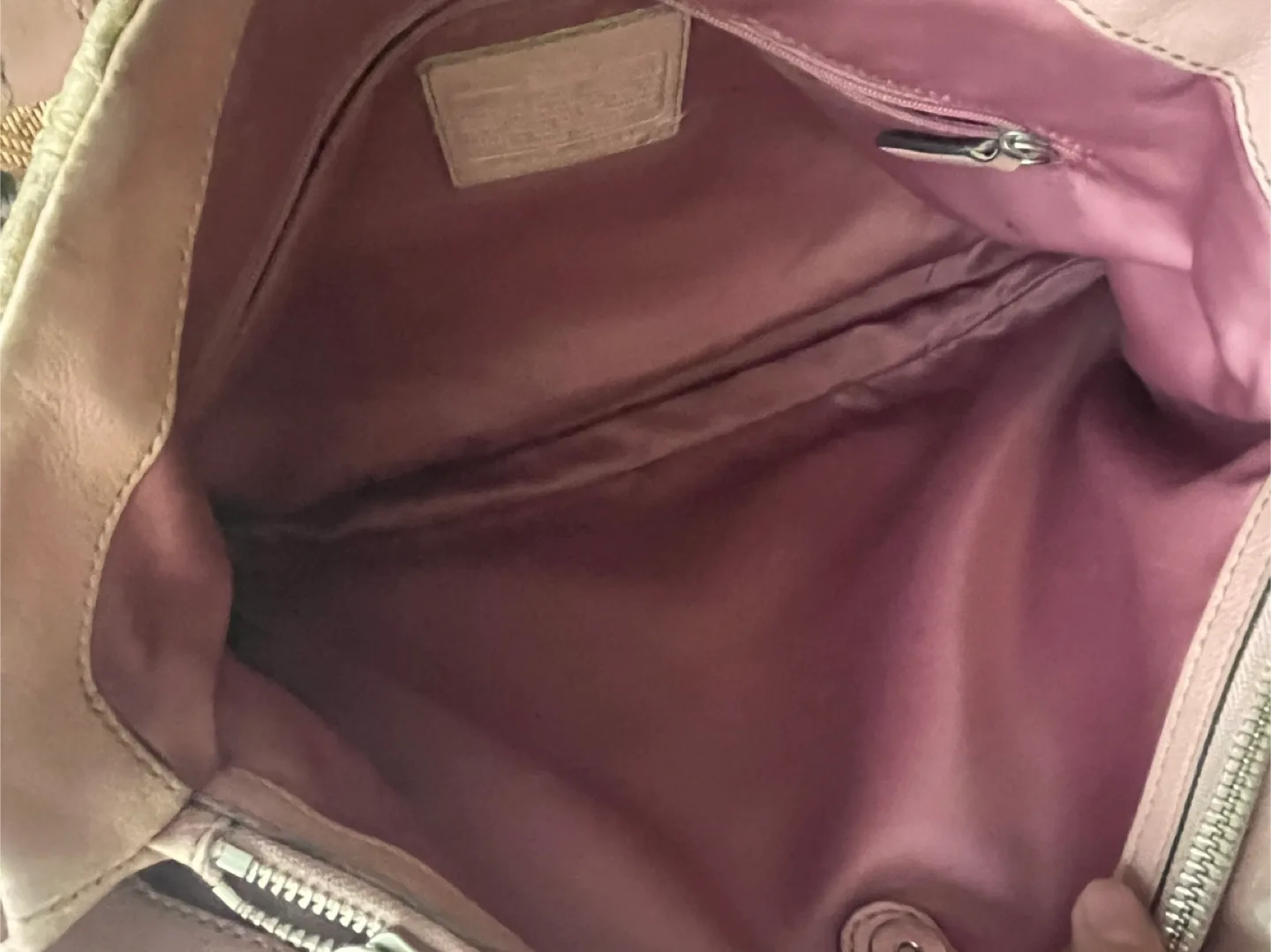 💥Authentic Coach Handbag👜 image indicator(5)