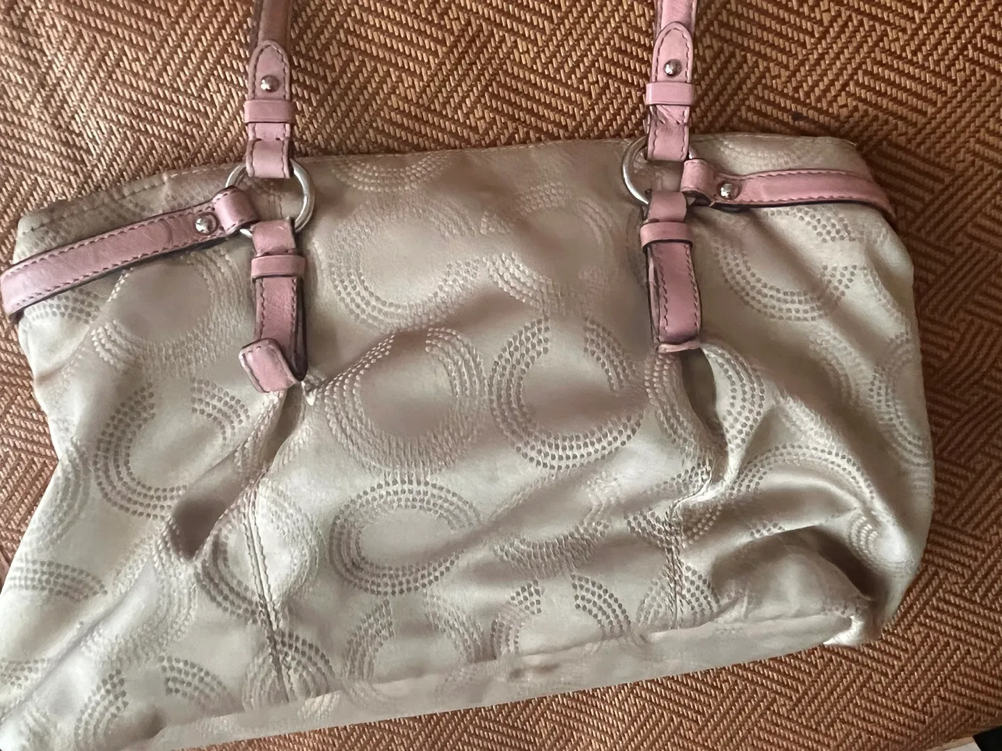 💥Authentic Coach Handbag👜 image indicator(6)