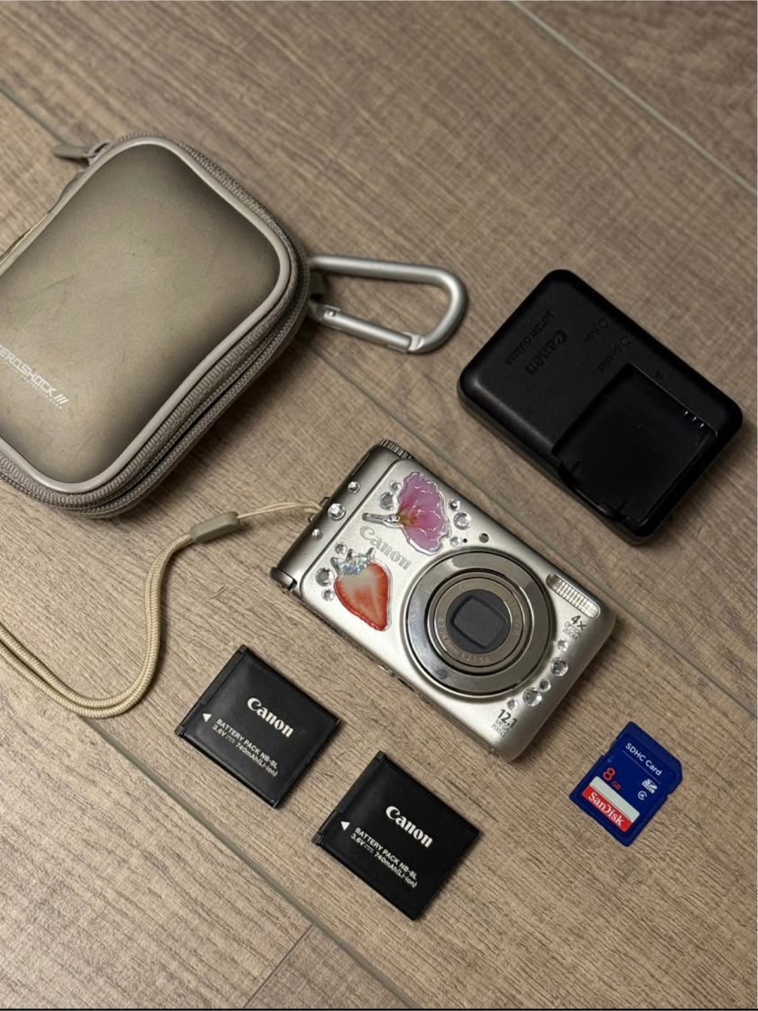 Canon Powershot A3100 IS (Y2K Digital Camera)