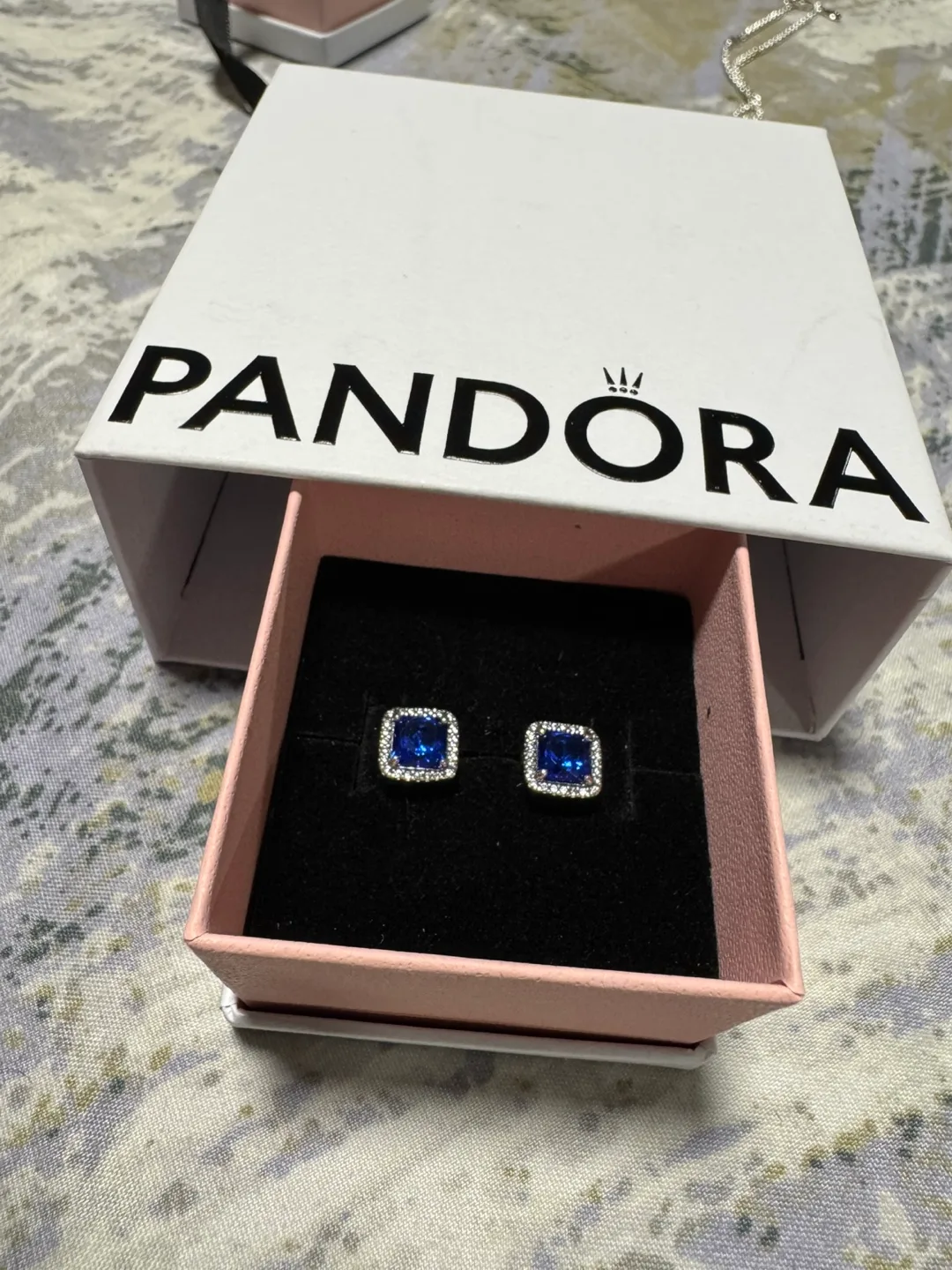 Pandora Earrings with Box image indicator(3)
