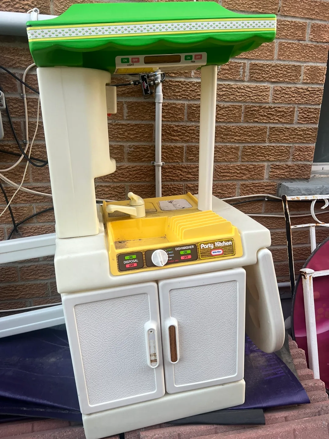 Little Tikes Party Kitchen Playset thumbnail