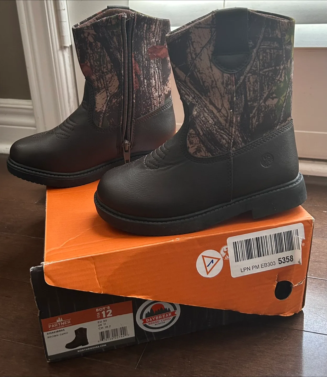 Boy's Boots - Brand New- Size 12 image indicator(4)